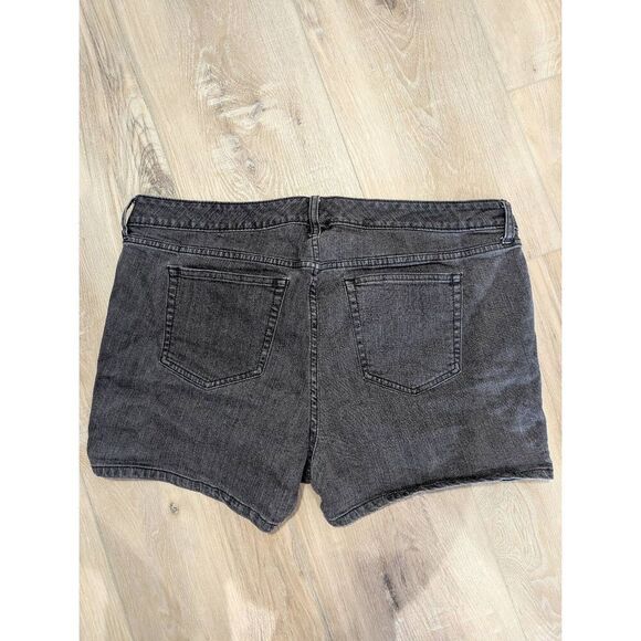 Sz 18 Torrid Black & Grey American Flag Jean Shorts - Picture 2 of 8